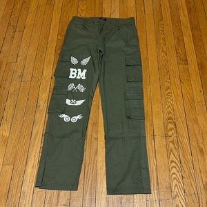 32 (M) olive green men cargo